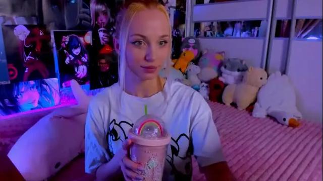 Image 10 of cuttie_ponyy Stream on Chaturbate on 4 months ago