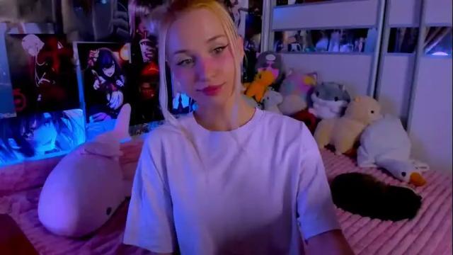 Image 2 of cuttie_ponyy Stream on Chaturbate on 3 months ago