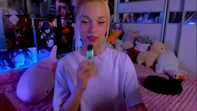 Image 3 of cuttie_ponyy Stream on Chaturbate on 3 months ago