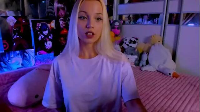 Image 2 of cuttie_ponyy Stream on Chaturbate on 3 months ago