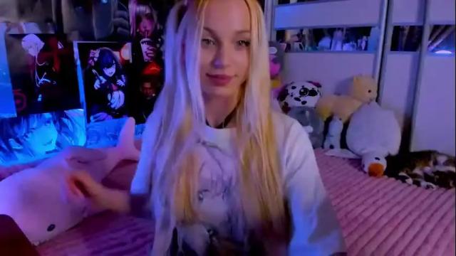 Image 2 of cuttie_ponyy Stream on Chaturbate on 3 months ago
