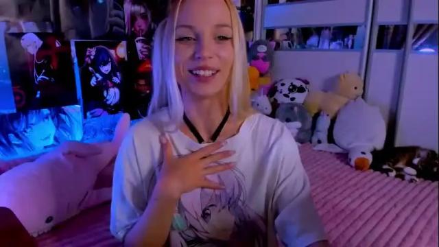 Image 3 of cuttie_ponyy Stream on Chaturbate on 3 months ago