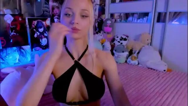 Image 7 of cuttie_ponyy Stream on Chaturbate on 3 months ago