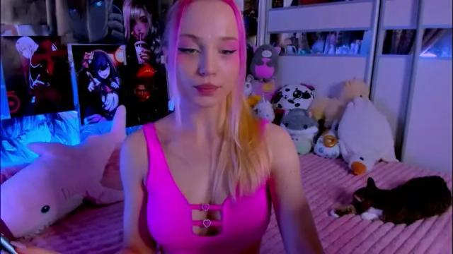 Image 12 of cuttie_ponyy Stream on Chaturbate on 2 months ago