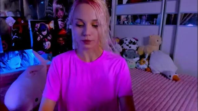 Image 2 of cuttie_ponyy Stream on Chaturbate on 2 months ago