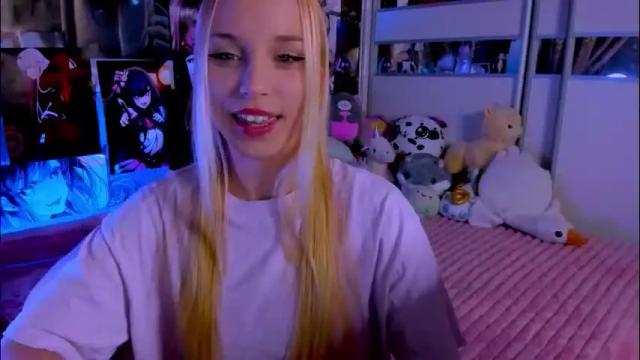 Image 2 of cuttie_ponyy Stream on Chaturbate on 2 months ago