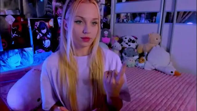 Image 4 of cuttie_ponyy Stream on Chaturbate on 2 months ago