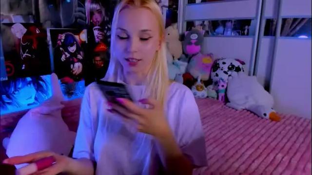 Image 2 of cuttie_ponyy Stream on Chaturbate on 2 months ago