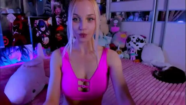 Image 3 of cuttie_ponyy Stream on Chaturbate on 2 months ago