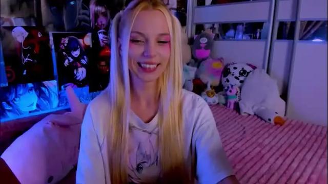 Image 3 of cuttie_ponyy Stream on Chaturbate on 1 month ago