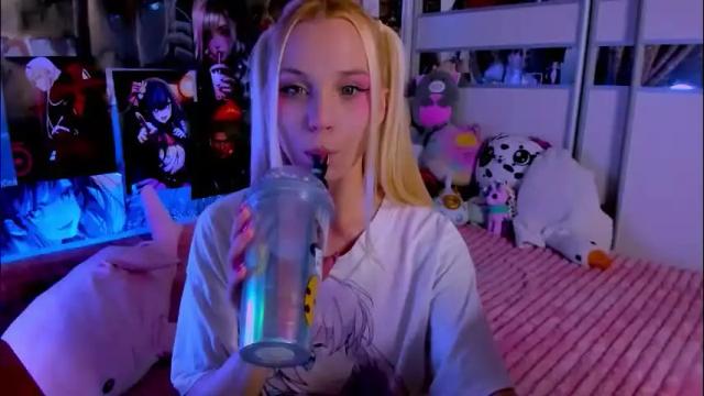 Image 4 of cuttie_ponyy Stream on Chaturbate on 1 month ago