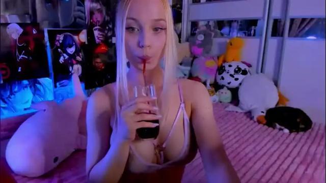 Image 12 of cuttie_ponyy Stream on Chaturbate on 1 month ago