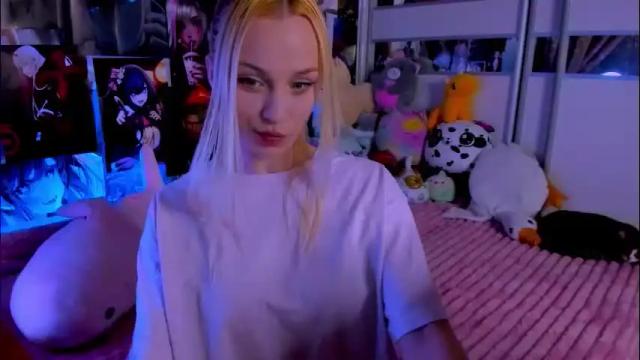 Image 3 of cuttie_ponyy Stream on Chaturbate on 1 month ago