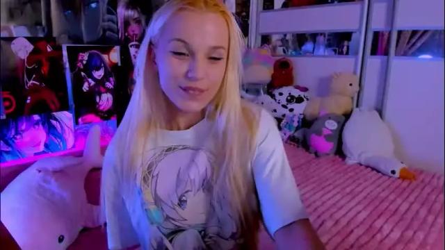 Image 4 of cuttie_ponyy Stream on Chaturbate on 1 month ago