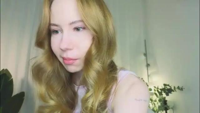 Image 4 of cuute_angell Stream on Chaturbate on 1 month ago