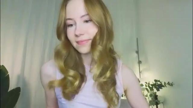 Image 8 of cuute_angell Stream on Chaturbate on 1 month ago