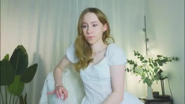 Image 11 of cuute_angell Stream on Chaturbate on 1 month ago