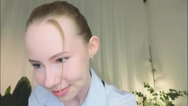 Image 10 of cuute_angell Stream on Chaturbate on 1 month ago