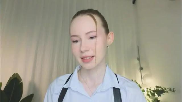 Image 2 of cuute_angell Stream on Chaturbate on 1 month ago