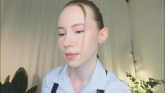Image 3 of cuute_angell Stream on Chaturbate on 1 month ago