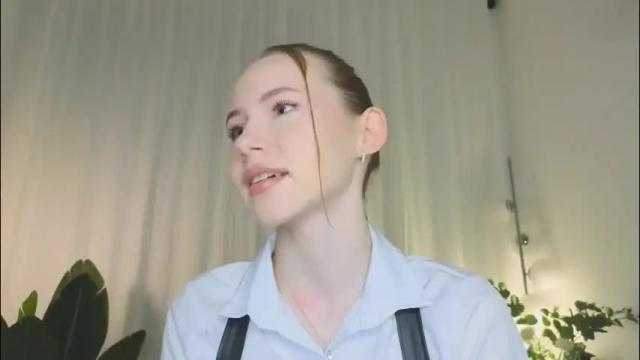 Image 4 of cuute_angell Stream on Chaturbate on 1 month ago