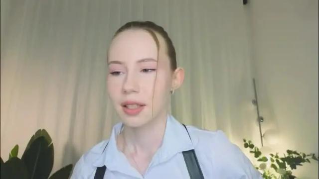 Image 7 of cuute_angell Stream on Chaturbate on 1 month ago