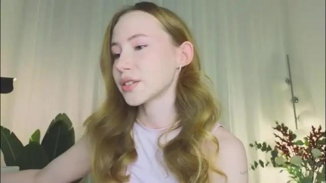 Image 4 of cuute_angell Stream on Chaturbate on 24 days ago