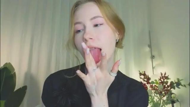 Image 2 of cuute_angell Stream on Chaturbate on 23 days ago