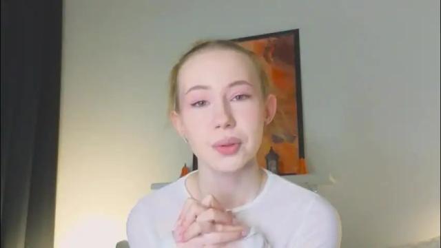 Image 3 of cuute_angell Stream on Chaturbate on 24 days ago