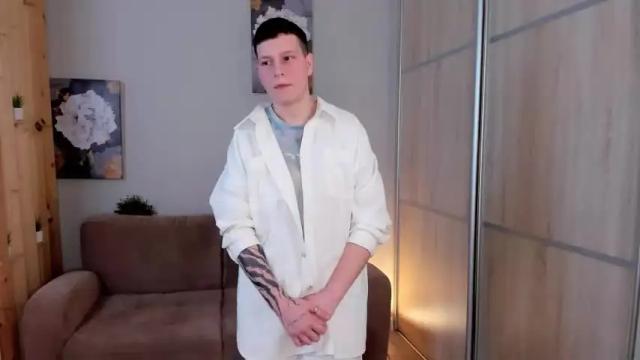 Image 7 of cwenbate Stream on Chaturbate on 16 months ago