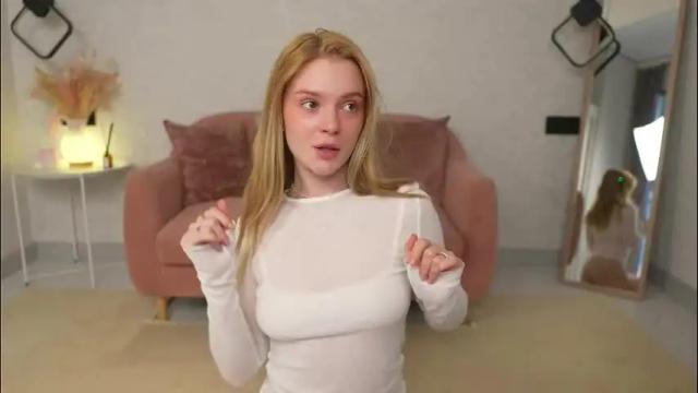 Image 11 of cyberheart_ Stream on Chaturbate on 2 months ago