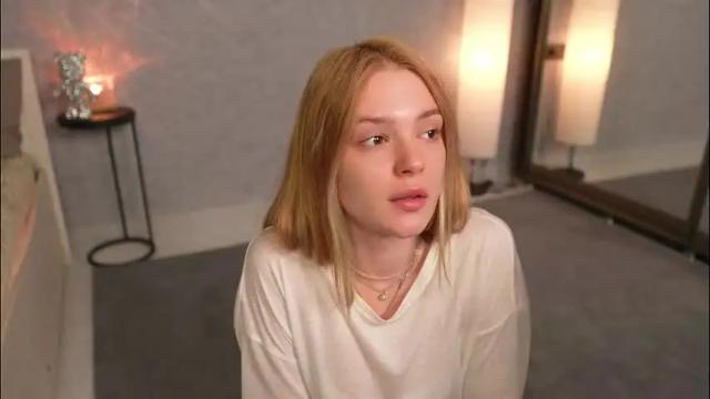 Image 3 of cyberheart_ Stream on Chaturbate on 2 months ago