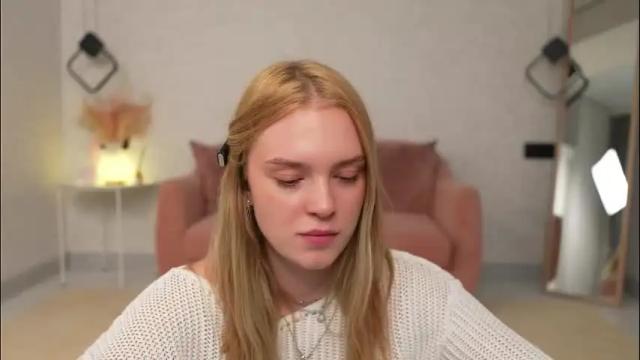 Image 11 of cyberheart_ Stream on Chaturbate on 2 months ago