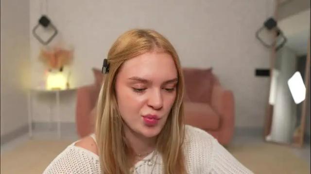 Image 12 of cyberheart_ Stream on Chaturbate on 2 months ago