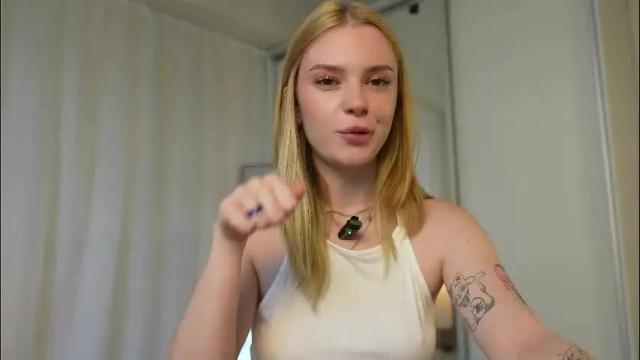 Image 10 of cyberheart_ Stream on Chaturbate on 2 months ago