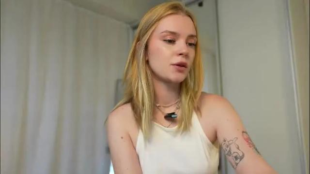 Image 11 of cyberheart_ Stream on Chaturbate on 2 months ago
