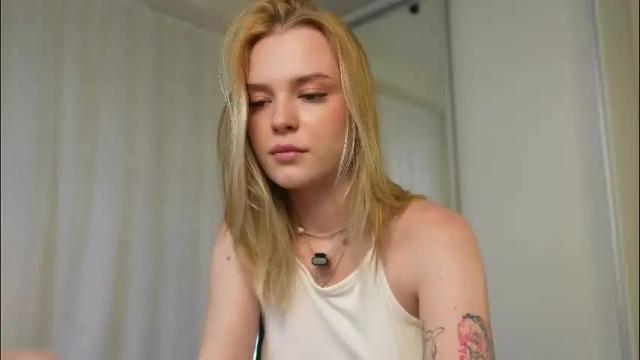 Image 12 of cyberheart_ Stream on Chaturbate on 2 months ago