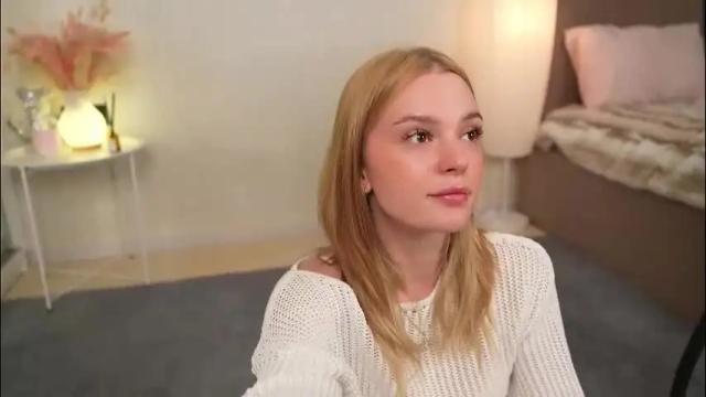 Image 11 of cyberheart_ Stream on Chaturbate on 2 months ago