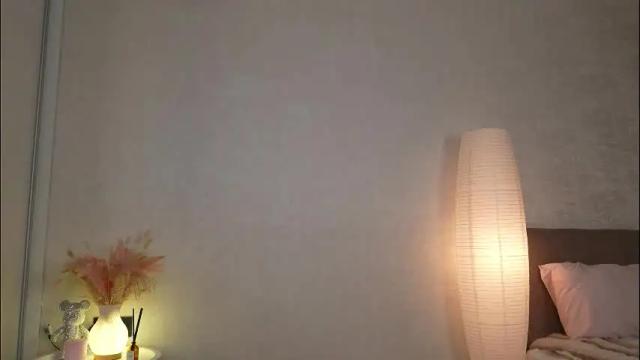 Image 3 of cyberheart_ Stream on Chaturbate on 2 months ago