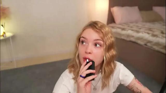 Image 4 of cyberheart_ Stream on Chaturbate on 1 month ago