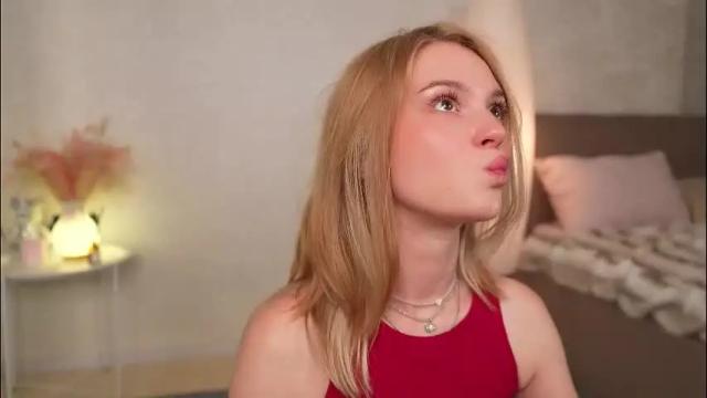 Image 7 of cyberheart_ Stream on Chaturbate on 1 month ago