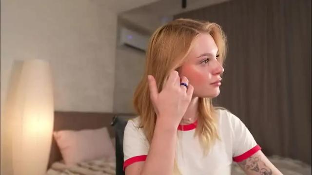 Image 6 of cyberheart_ Stream on Chaturbate on 1 month ago