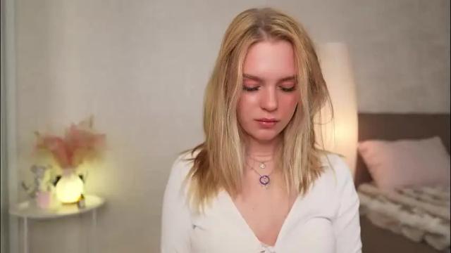 Image 12 of cyberheart_ Stream on Chaturbate on 1 month ago