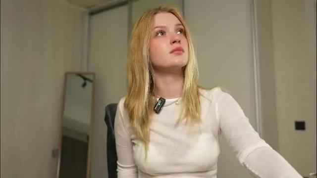 Image 8 of cyberheart_ Stream on Chaturbate on 1 month ago