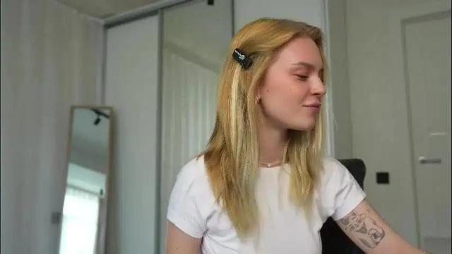 Image 11 of cyberheart_ Stream on Chaturbate on 1 month ago