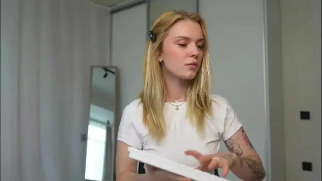 Image 12 of cyberheart_ Stream on Chaturbate on 1 month ago