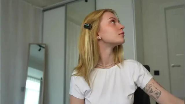 Image 8 of cyberheart_ Stream on Chaturbate on 1 month ago