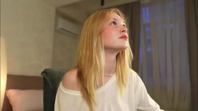 Image 6 of cyberheart_ Stream on Chaturbate on 23 days ago