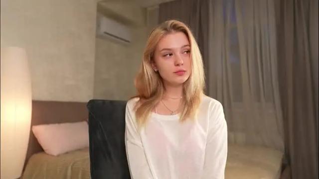 Image 7 of cyberheart_ Stream on Chaturbate on 19 days ago