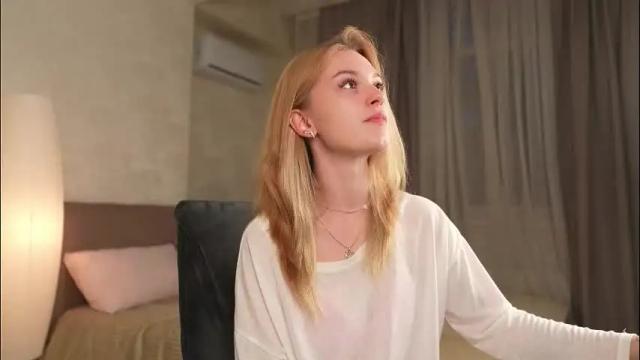 Image 8 of cyberheart_ Stream on Chaturbate on 19 days ago
